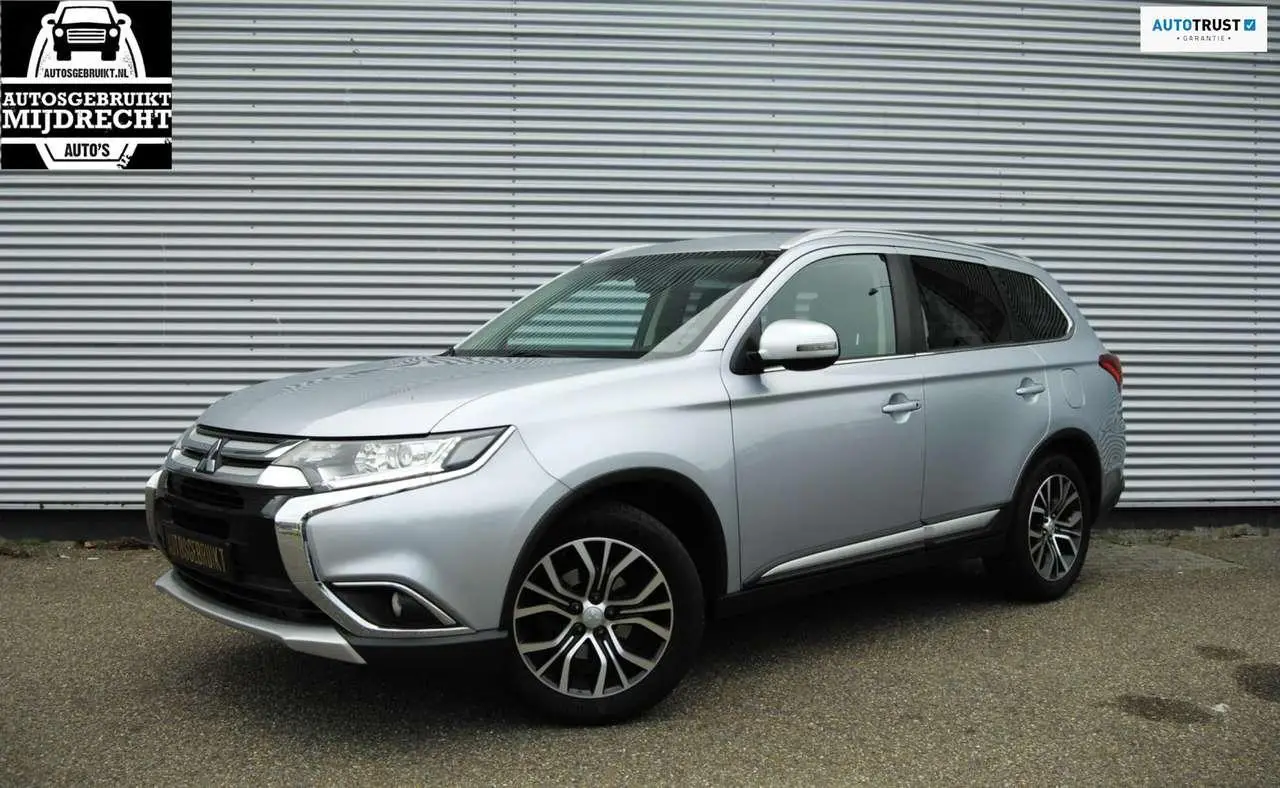 Photo 1 : Mitsubishi Outlander 2017 Essence