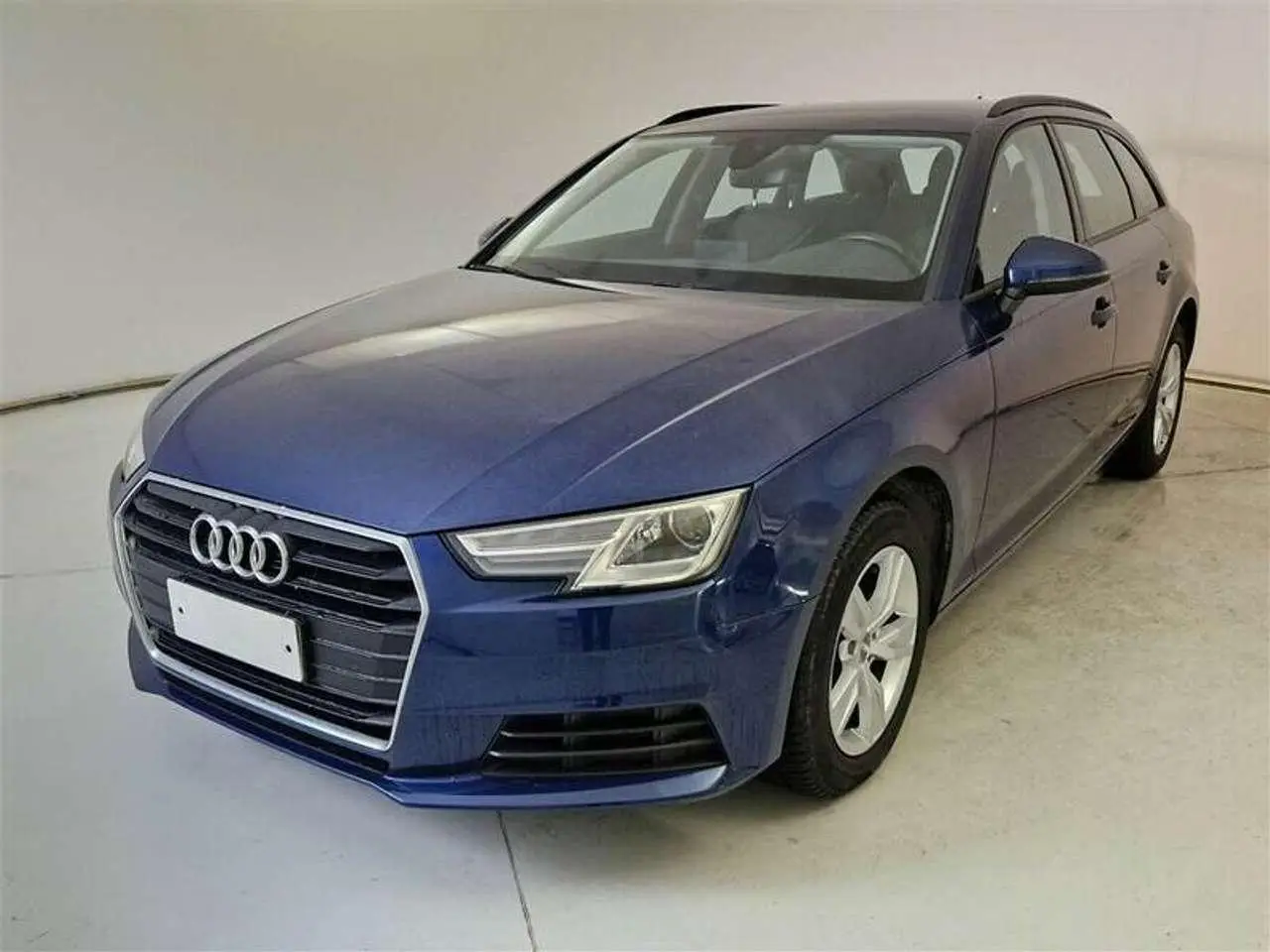 Photo 1 : Audi A4 2018 Diesel