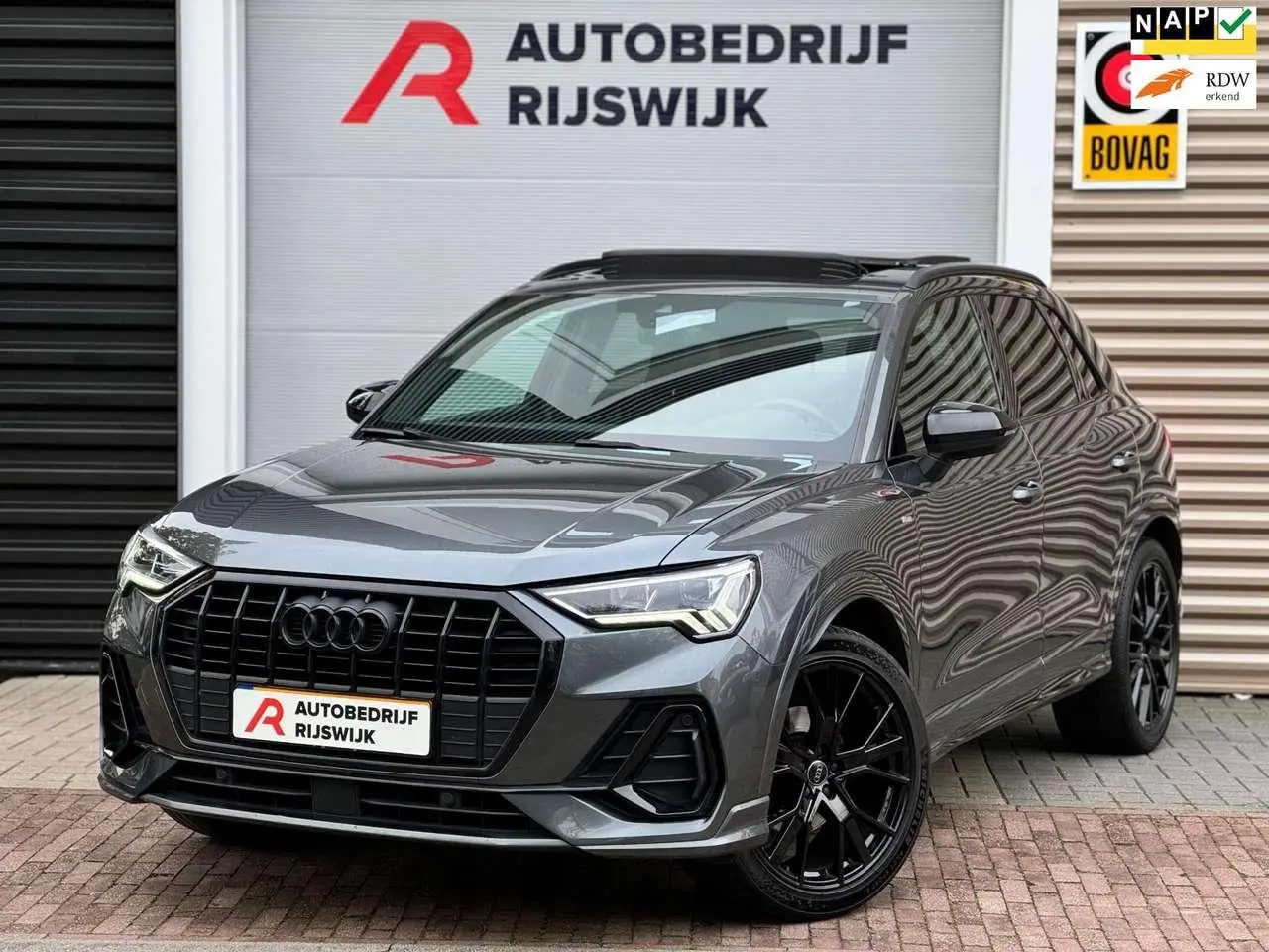 Photo 1 : Audi Q3 2019 Essence