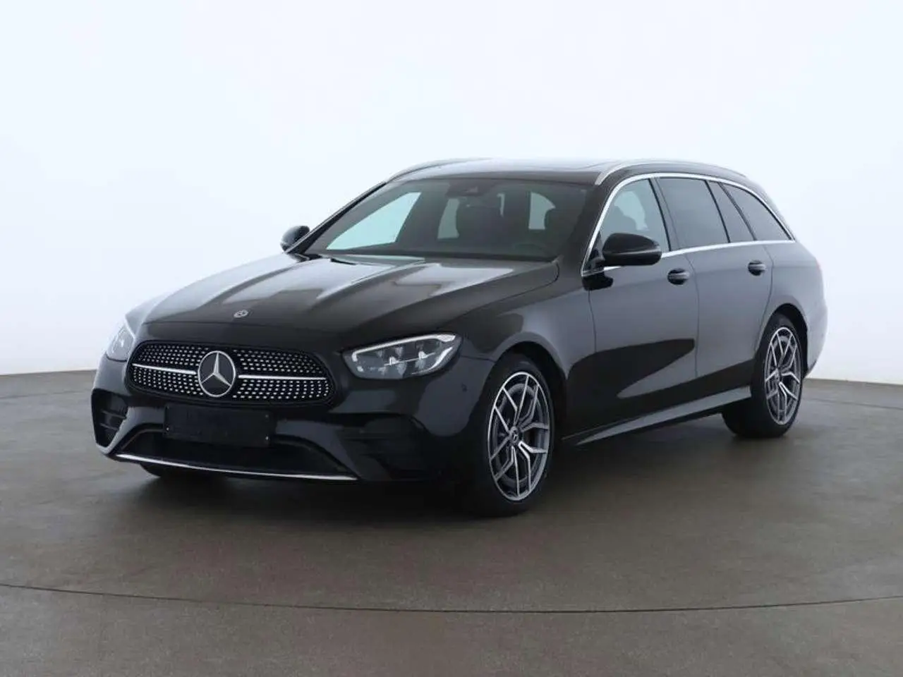 Photo 1 : Mercedes-benz Classe E 2023 Hybrid