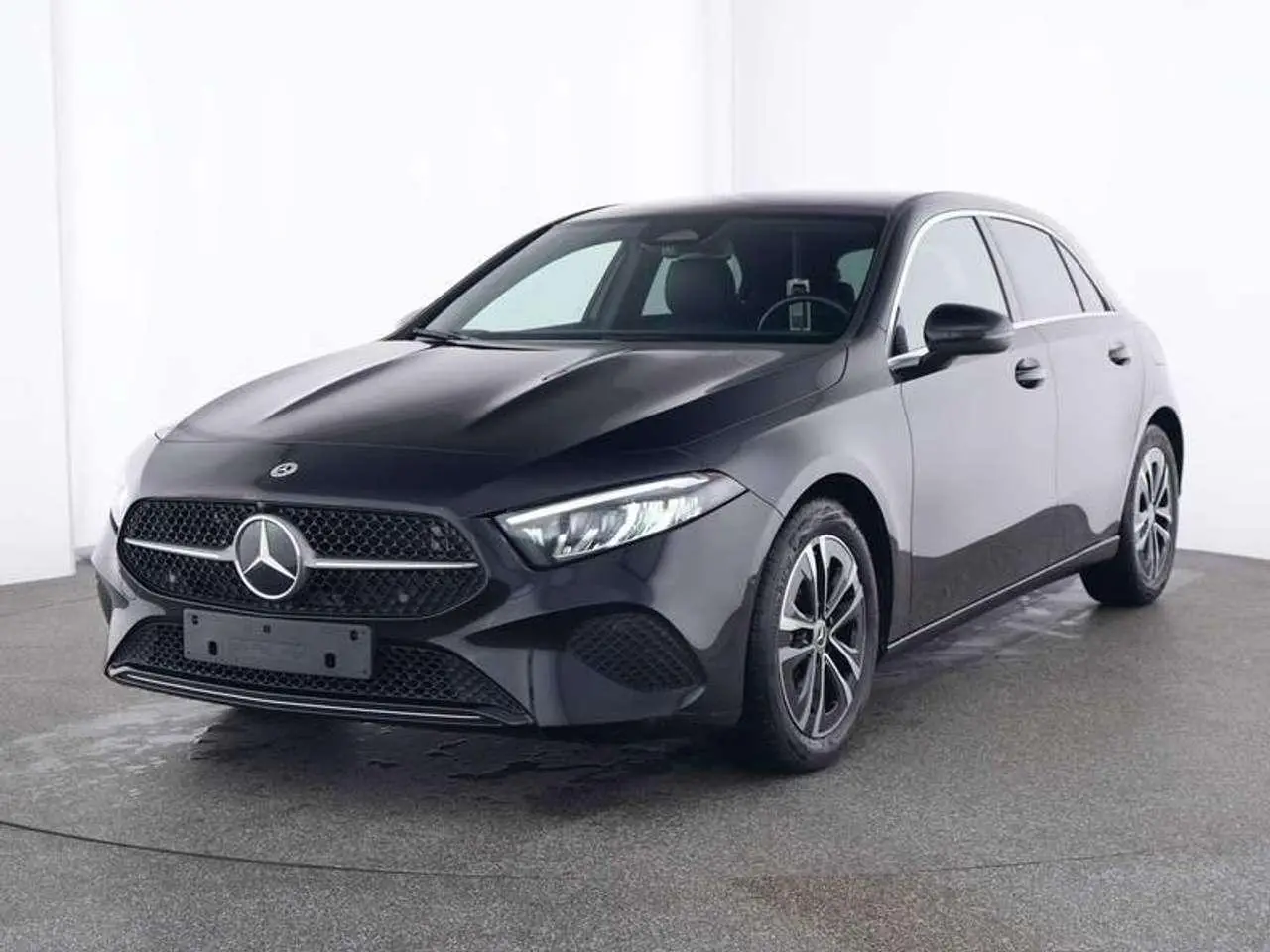 Photo 1 : Mercedes-benz Classe A 2023 Petrol