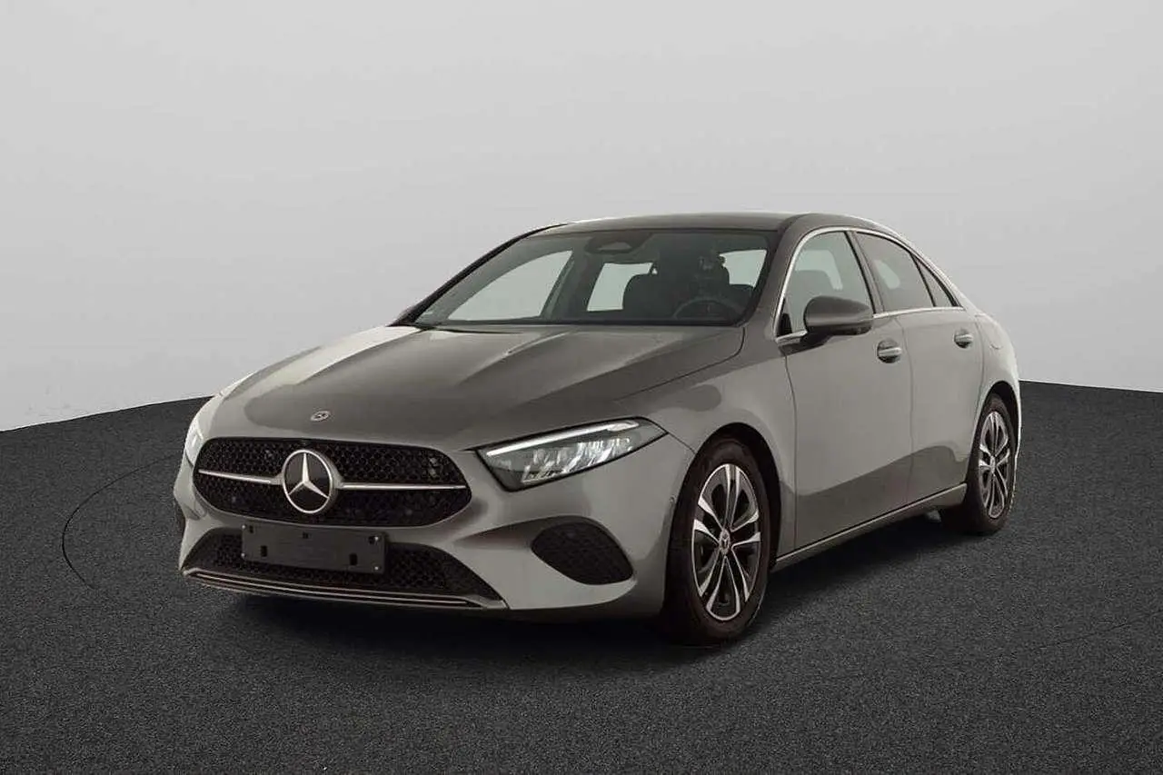 Photo 1 : Mercedes-benz Classe A 2023 Petrol