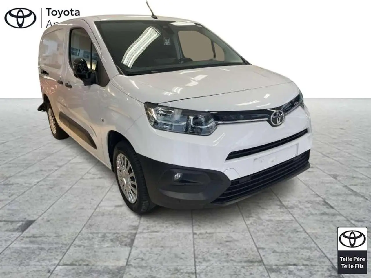 Photo 1 : Toyota Proace 2023 Diesel