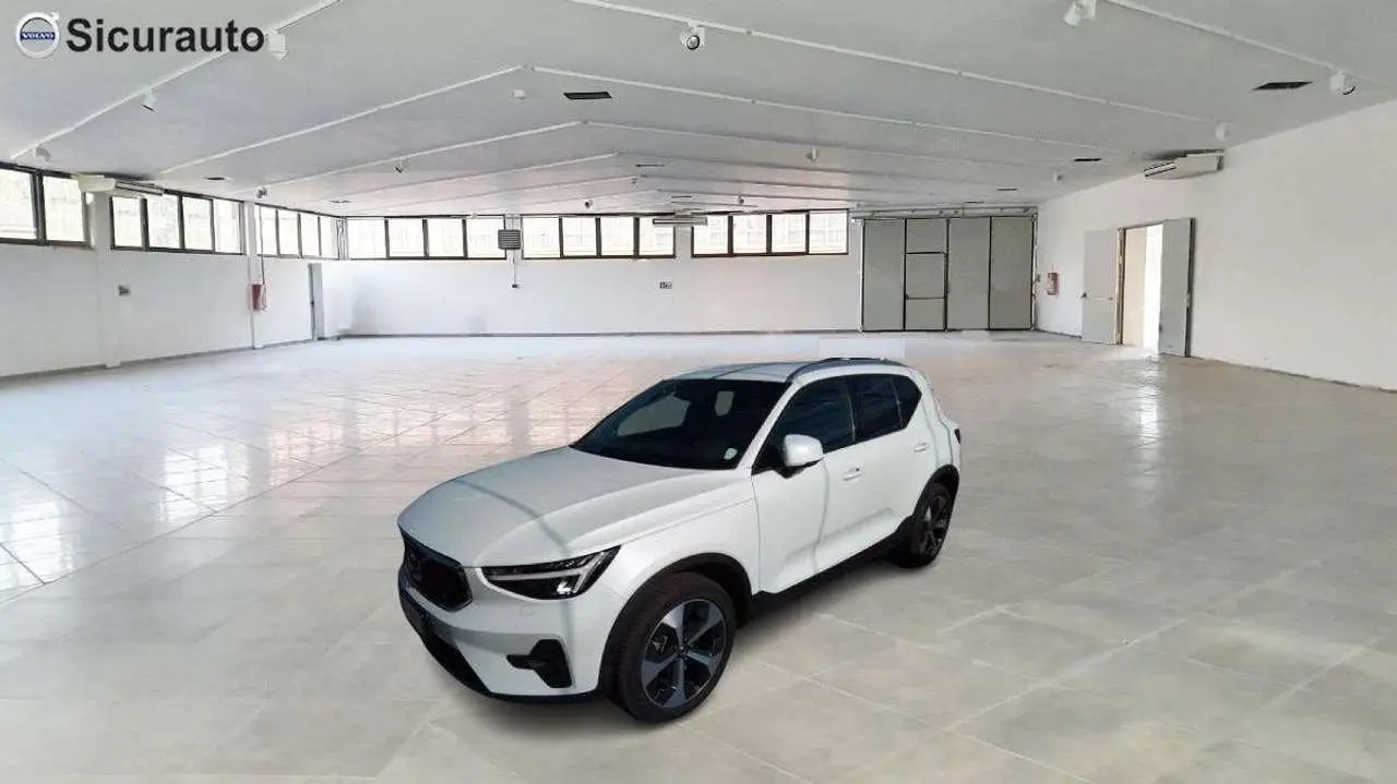 Photo 1 : Volvo Xc40 2024 Hybride