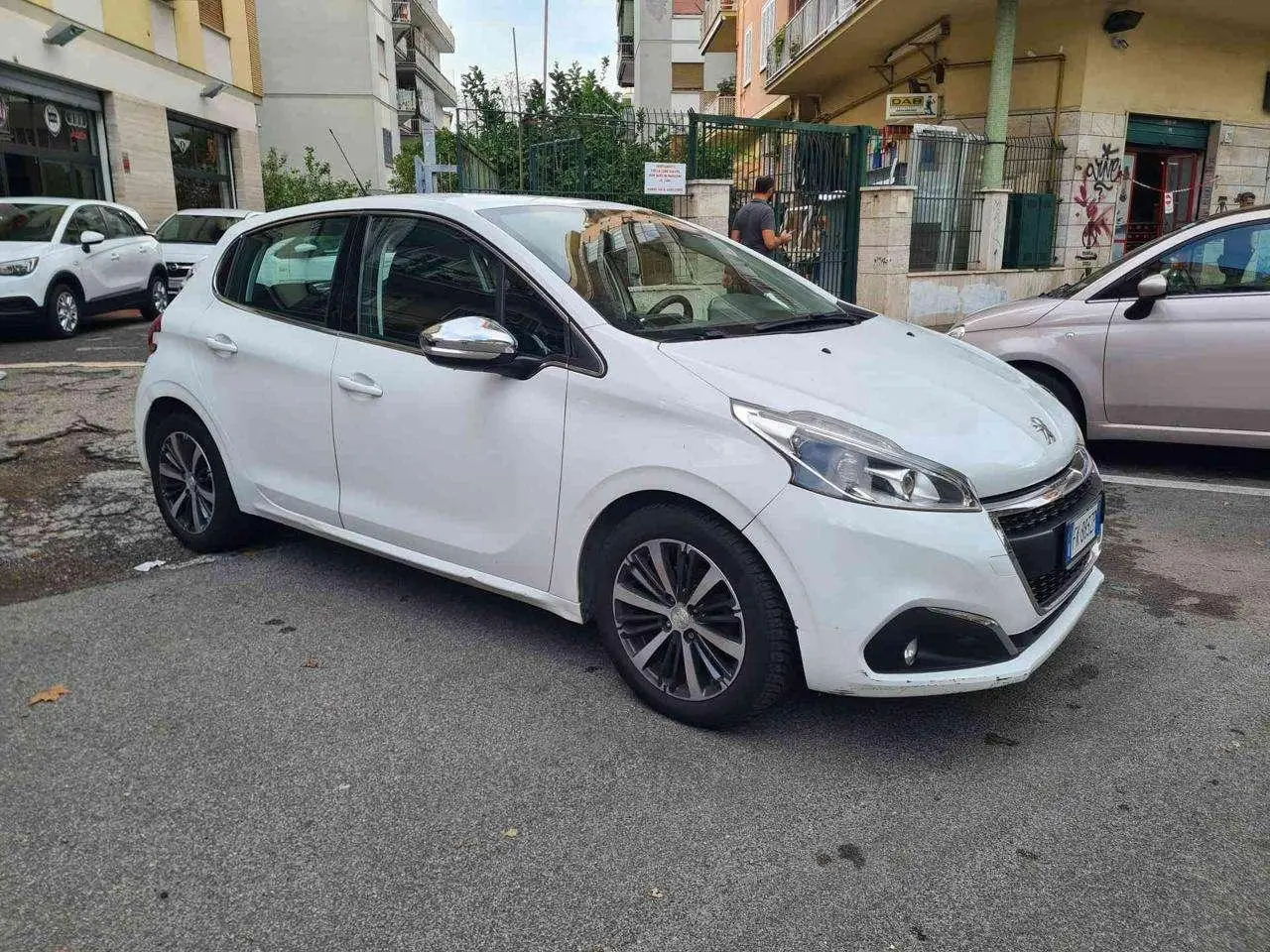 Photo 1 : Peugeot 208 2017 Essence