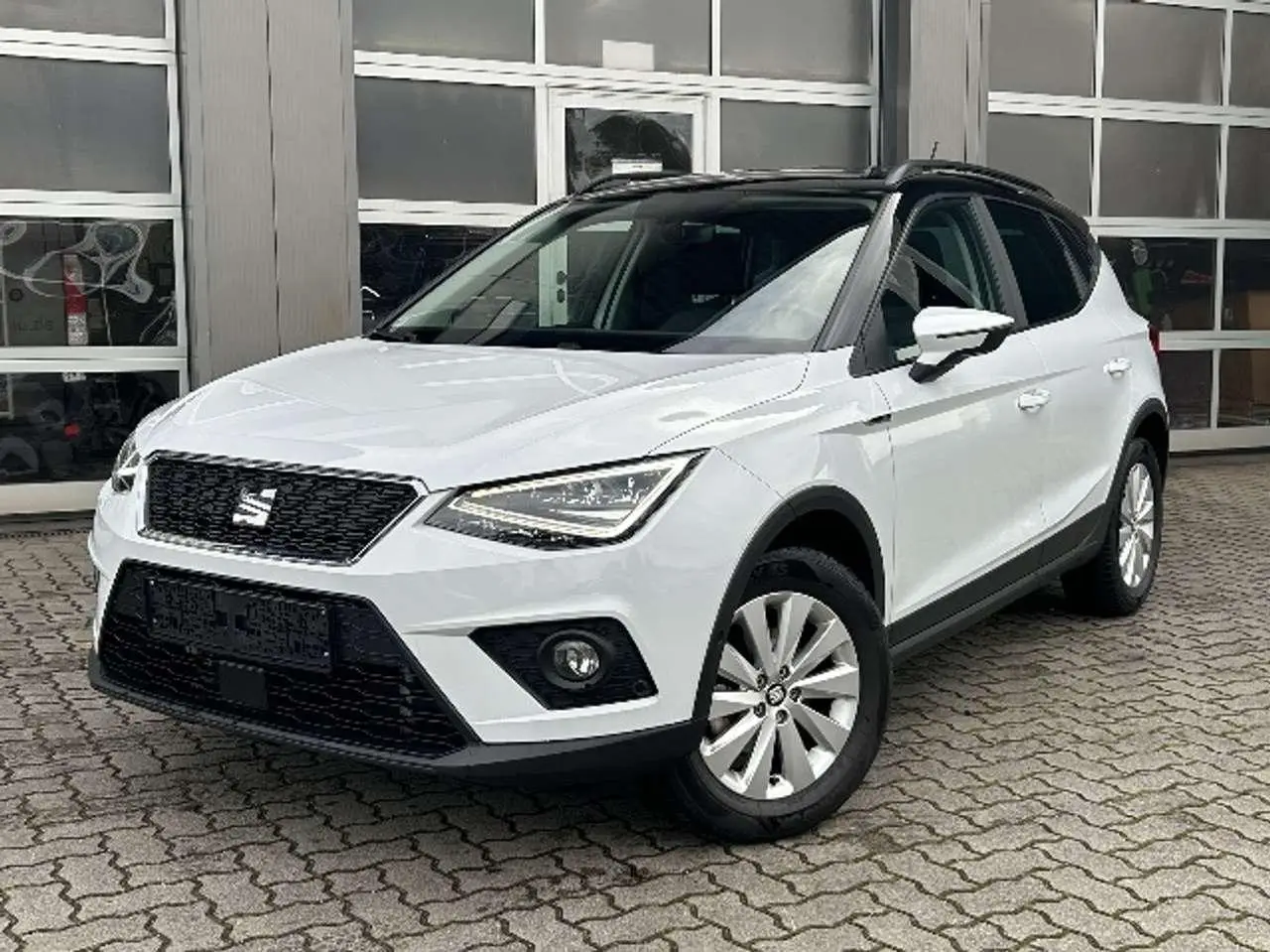 Photo 1 : Seat Arona 2021 Petrol