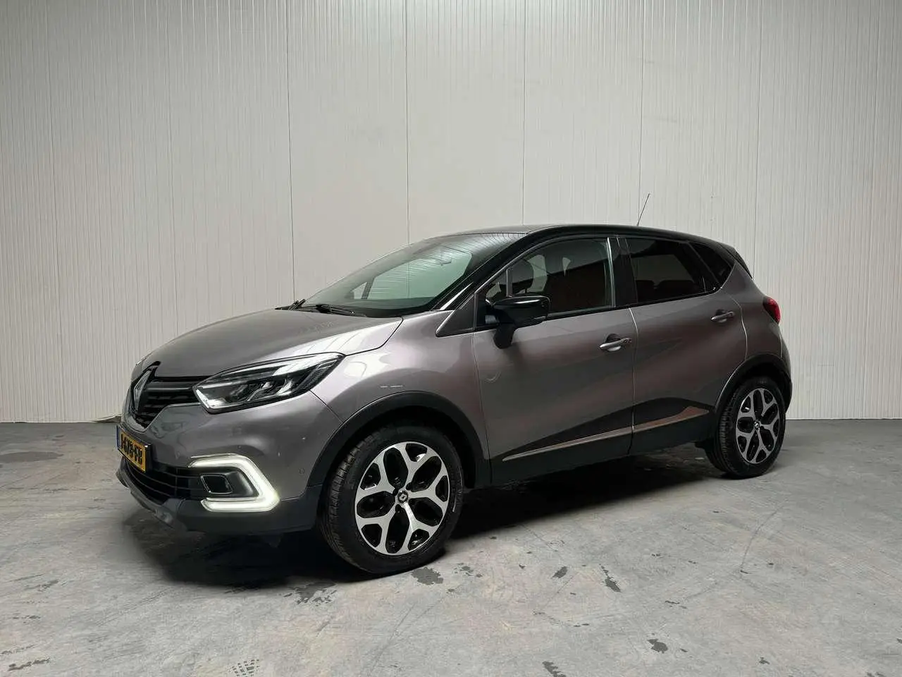 Photo 1 : Renault Captur 2019 Petrol