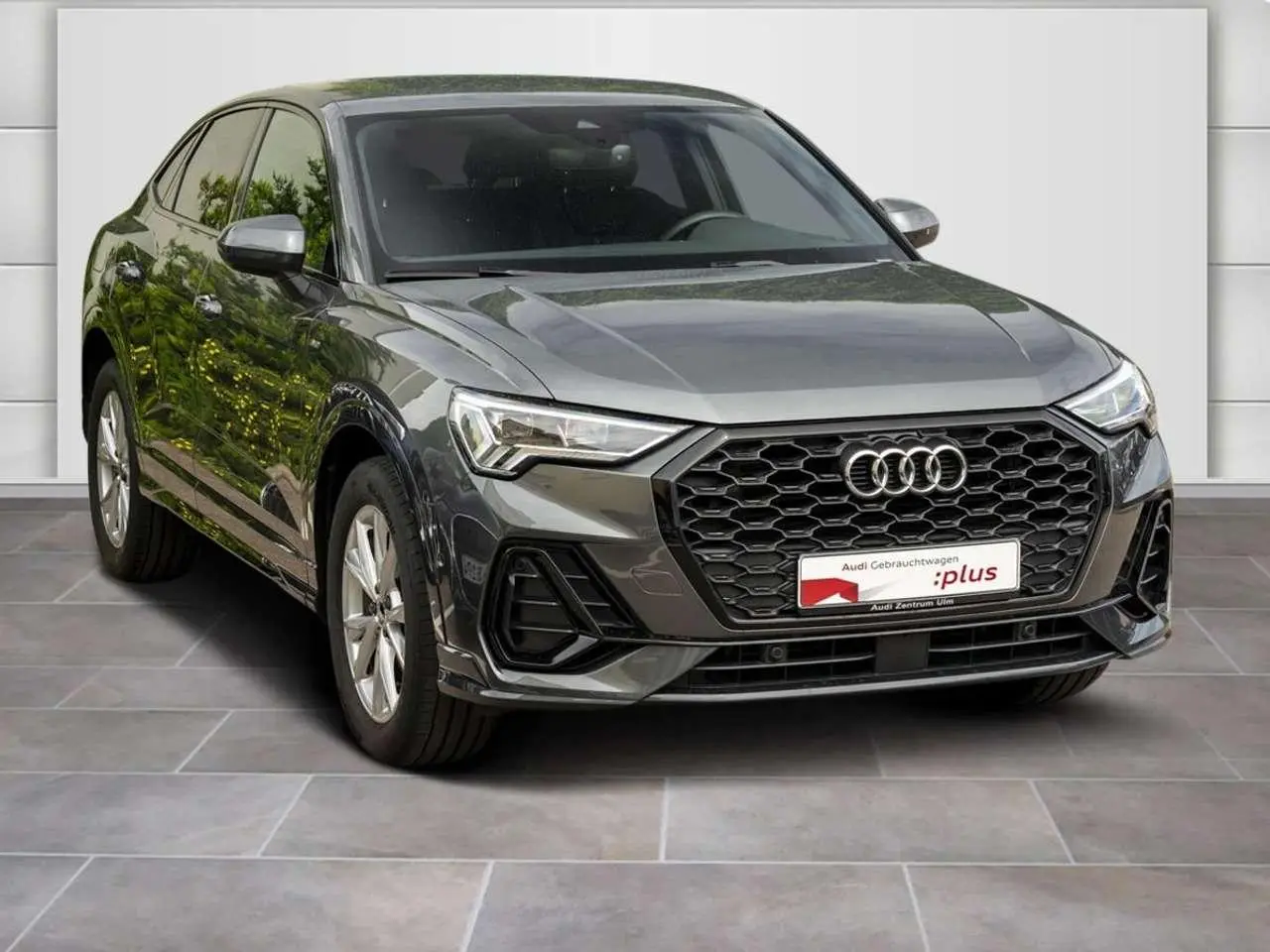 Photo 1 : Audi Q3 2021 Petrol