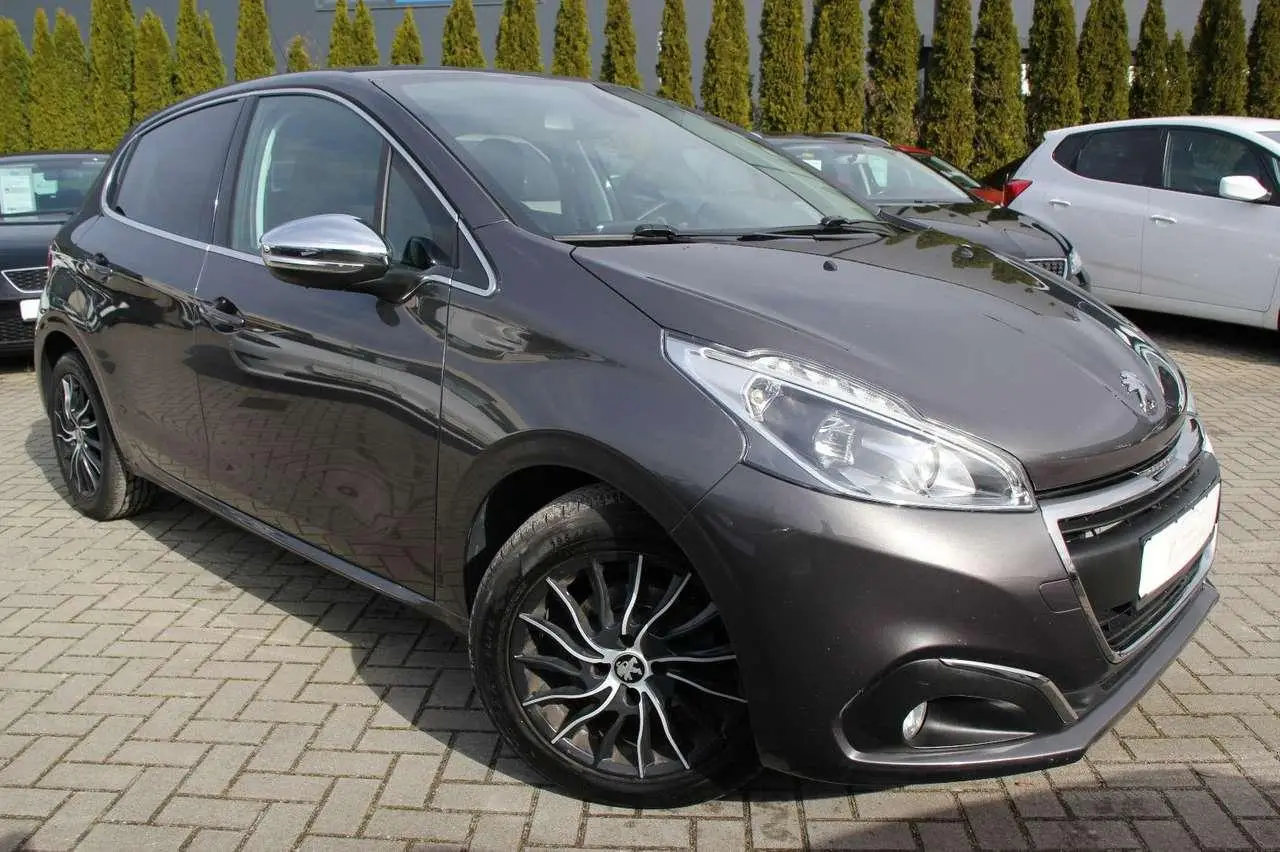 Photo 1 : Peugeot 208 2019 Petrol