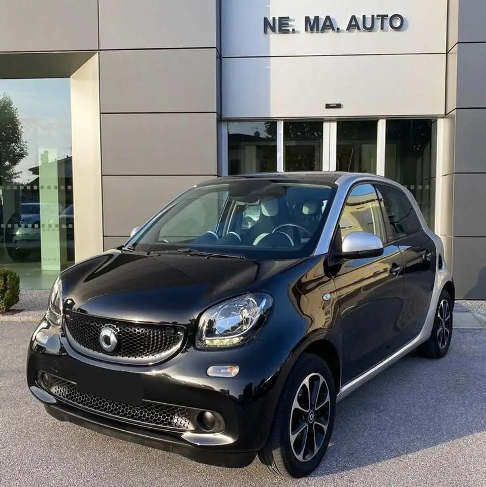 Photo 1 : Smart Forfour 2015 Petrol