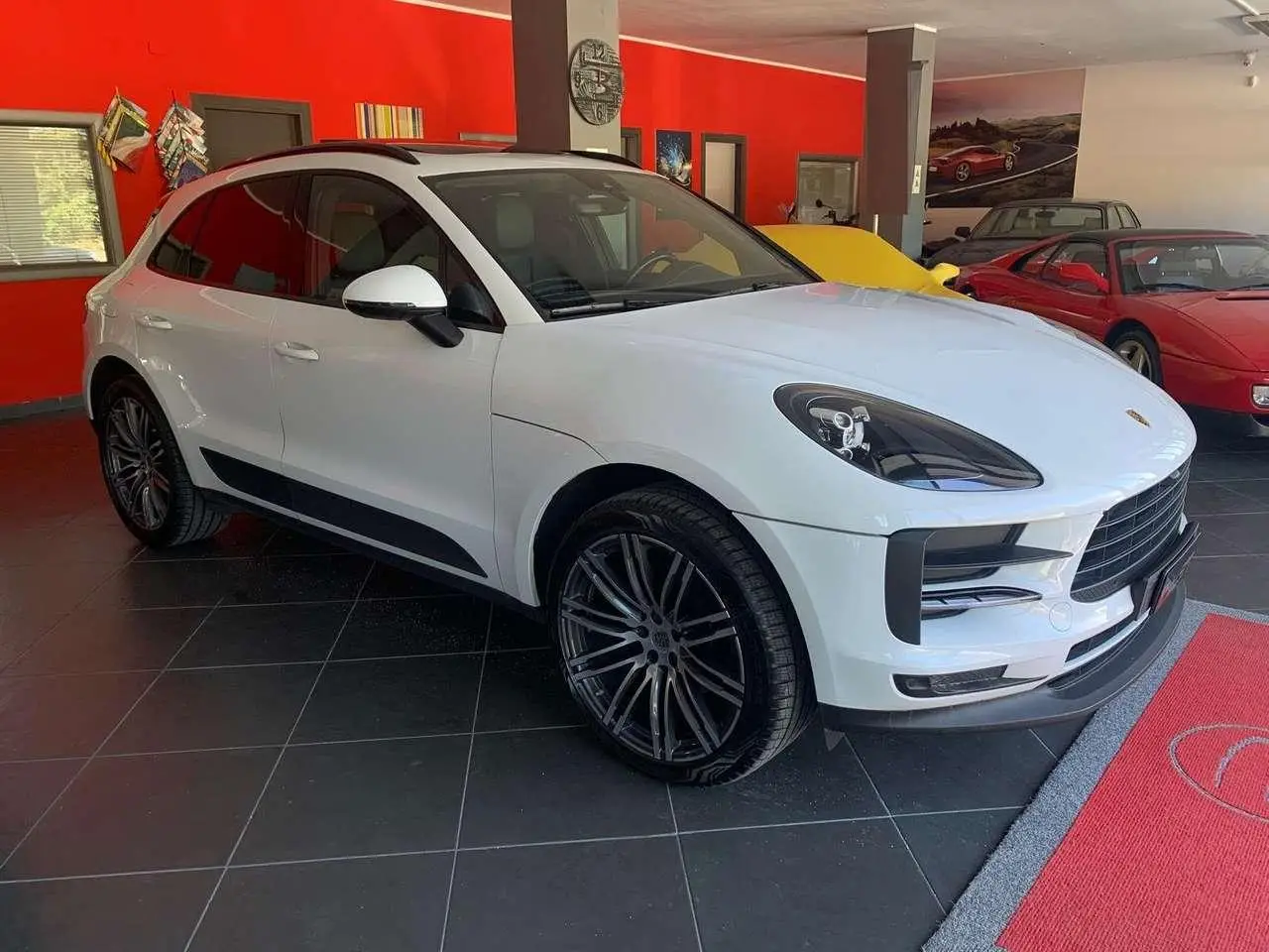 Photo 1 : Porsche Macan 2021 Petrol