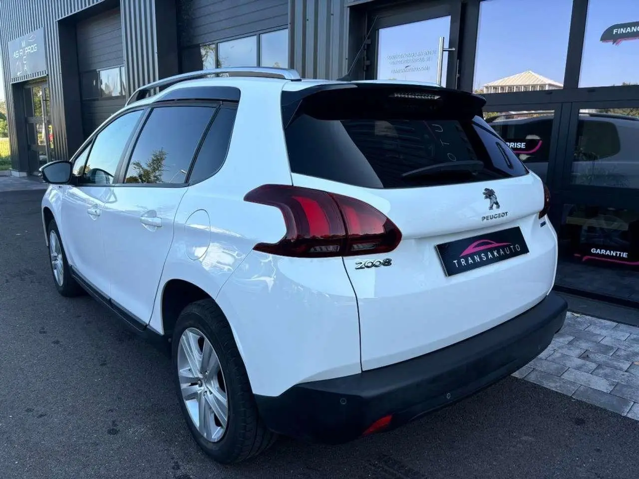 Photo 1 : Peugeot 2008 2017 Petrol