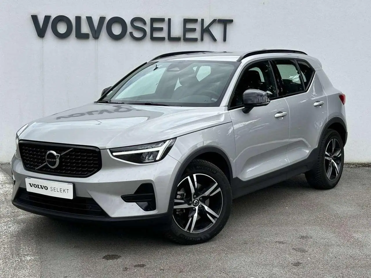 Photo 1 : Volvo Xc40 2023 Petrol