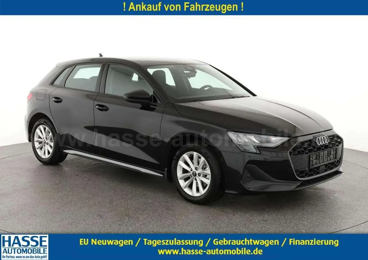 Photo 1 : Audi A3 2024 Petrol