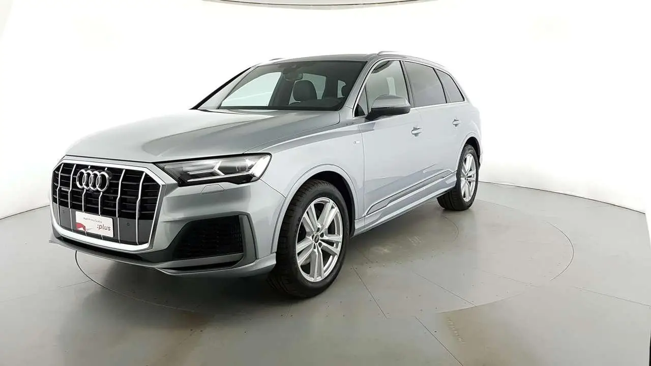 Photo 1 : Audi Q7 2024 Hybrid