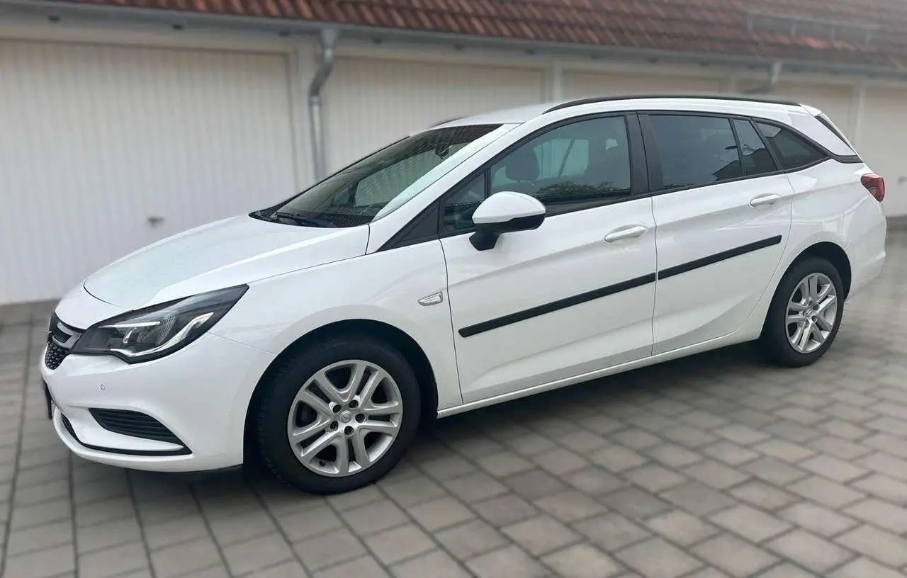 Photo 1 : Opel Astra 2018 Diesel