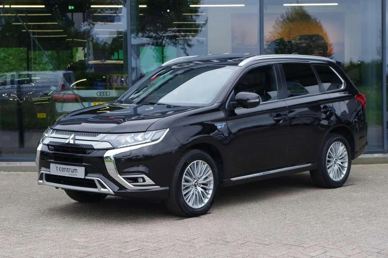 Photo 1 : Mitsubishi Outlander 2019 Hybride