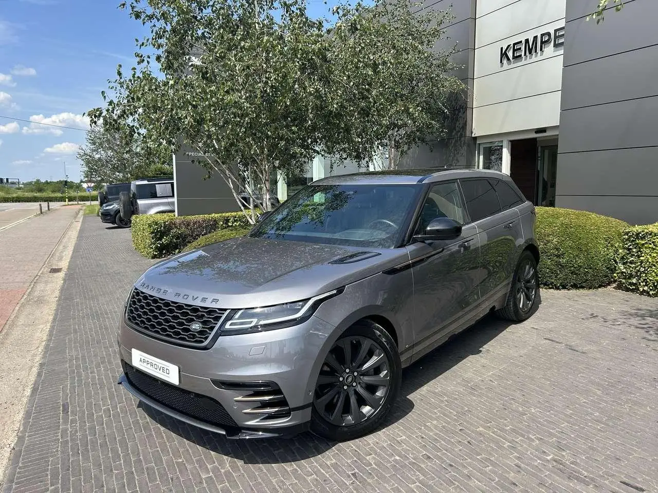 Photo 1 : Land Rover Range Rover Velar 2021 Petrol