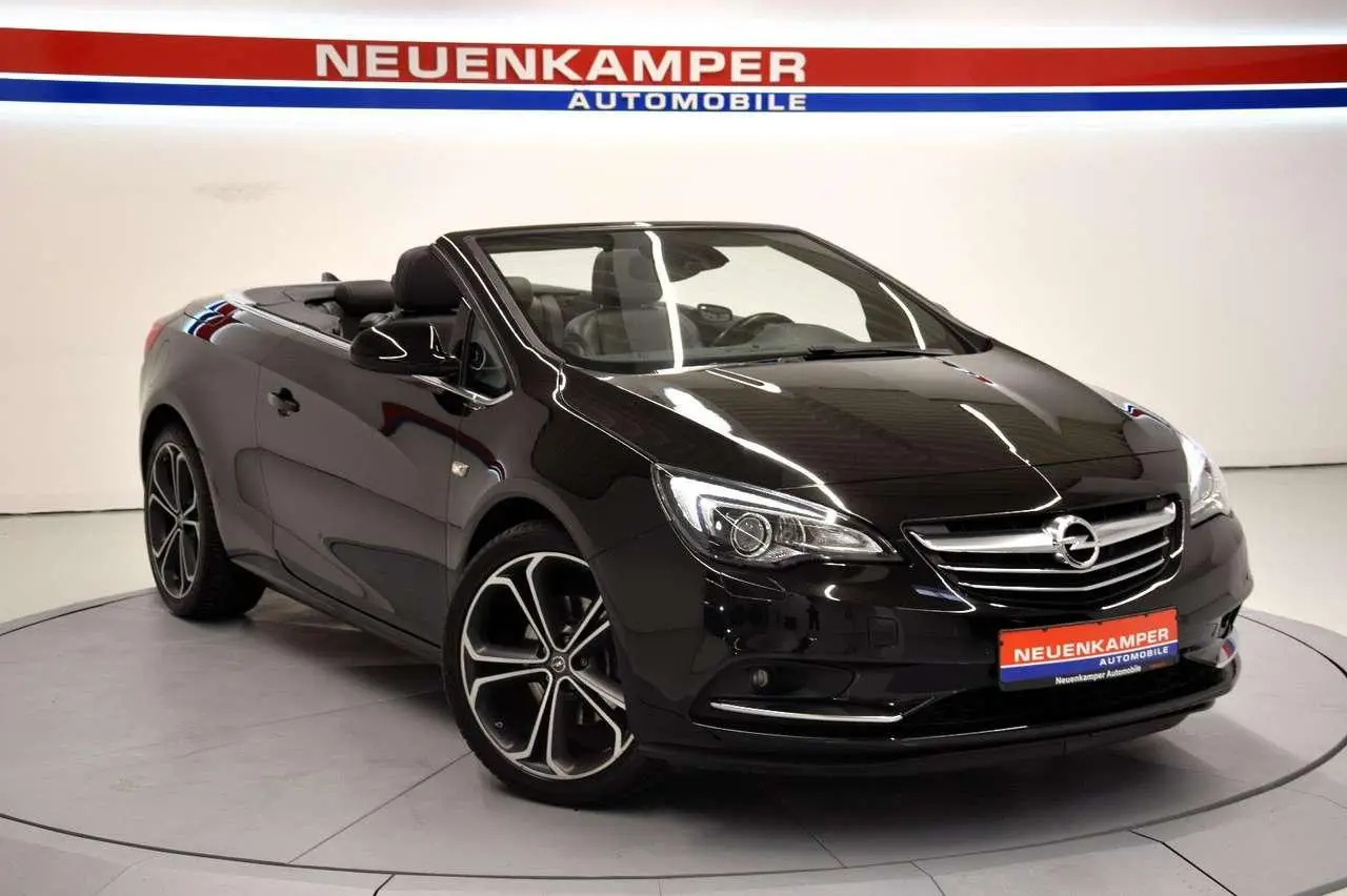 Photo 1 : Opel Cascada 2017 Petrol