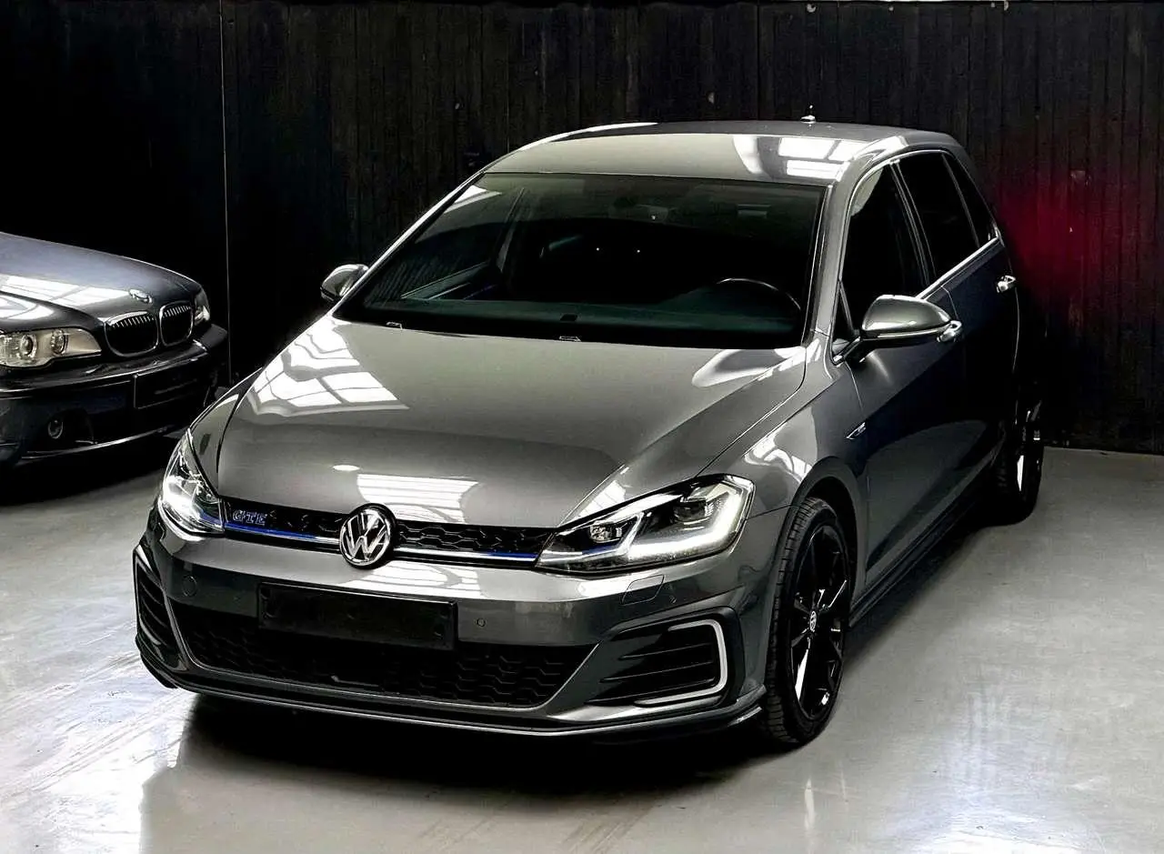 Photo 1 : Volkswagen Golf 2017 Hybrid