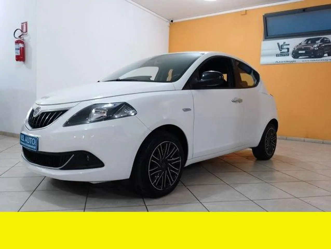 Photo 1 : Lancia Ypsilon 2021 Autres