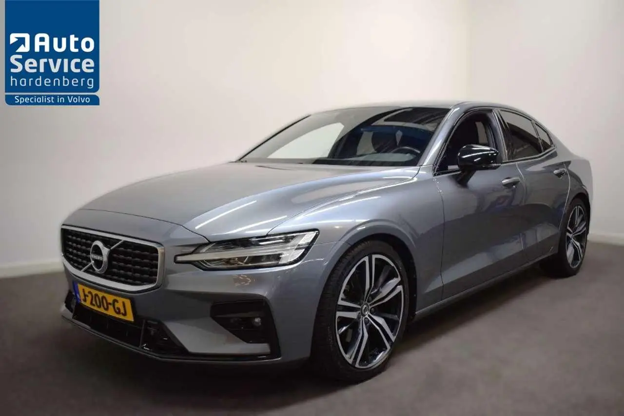 Photo 1 : Volvo S60 2020 Essence