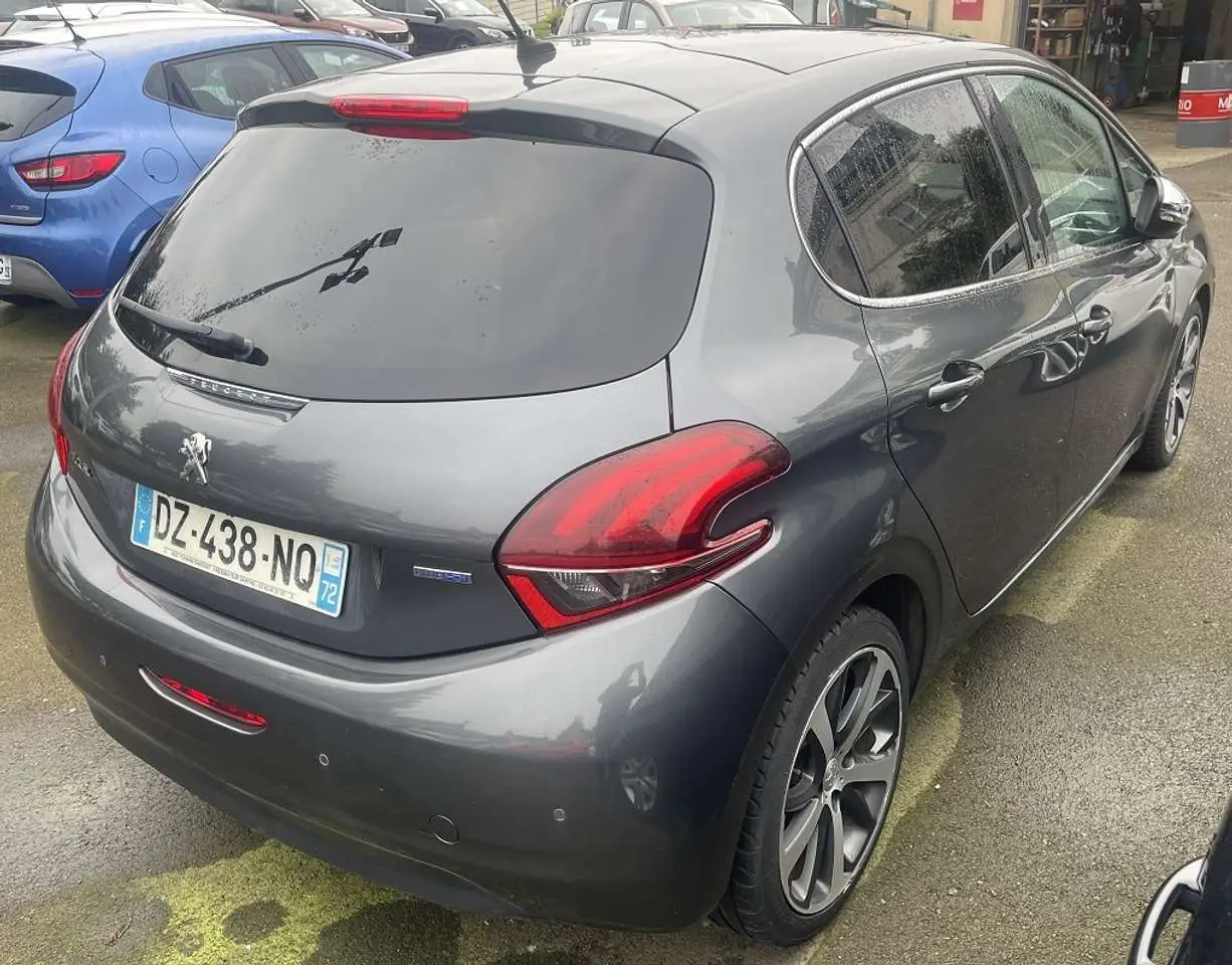 Photo 1 : Peugeot 208 2016 Diesel