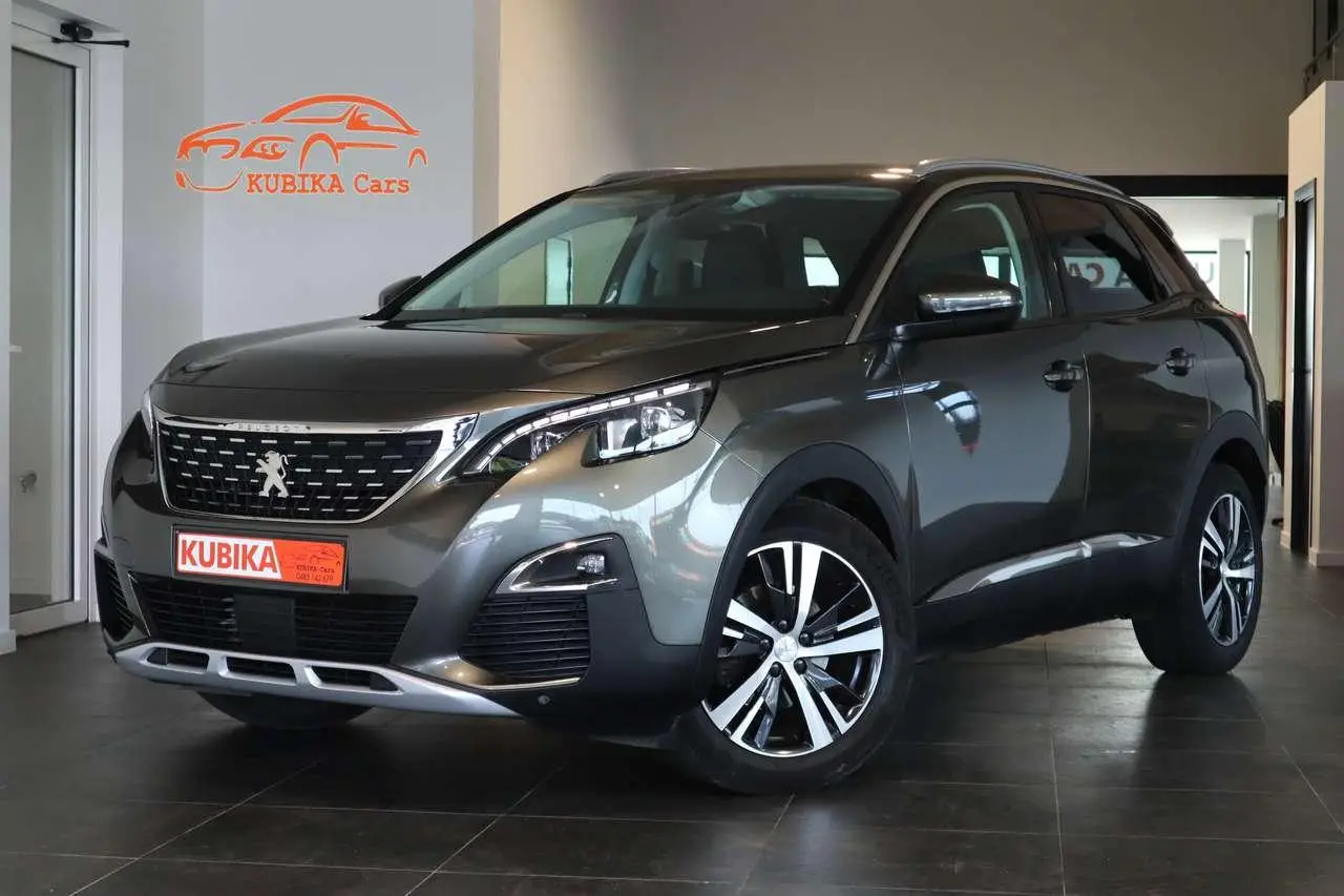 Photo 1 : Peugeot 3008 2018 Petrol