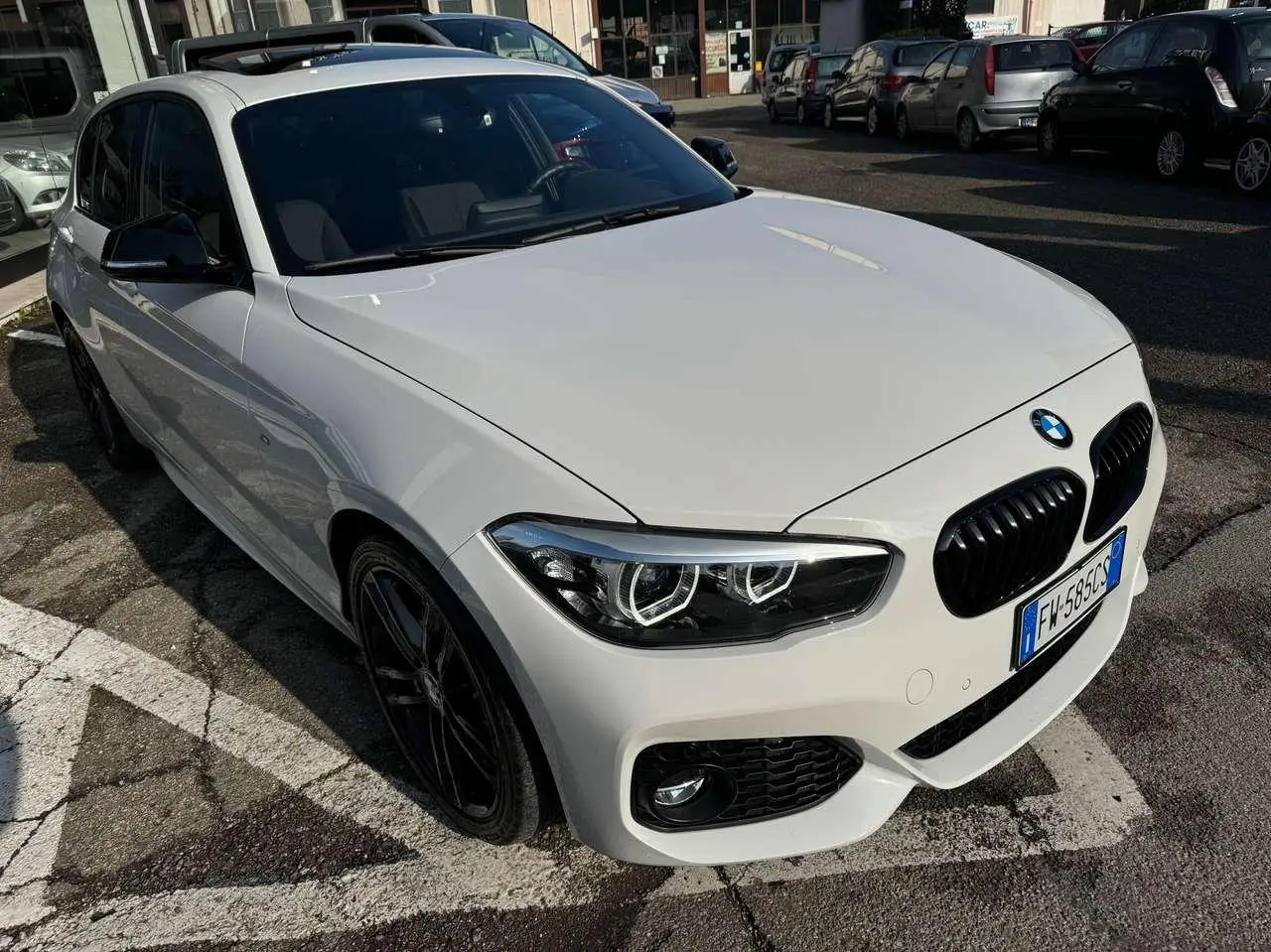 Photo 1 : Bmw Serie 1 2019 Diesel