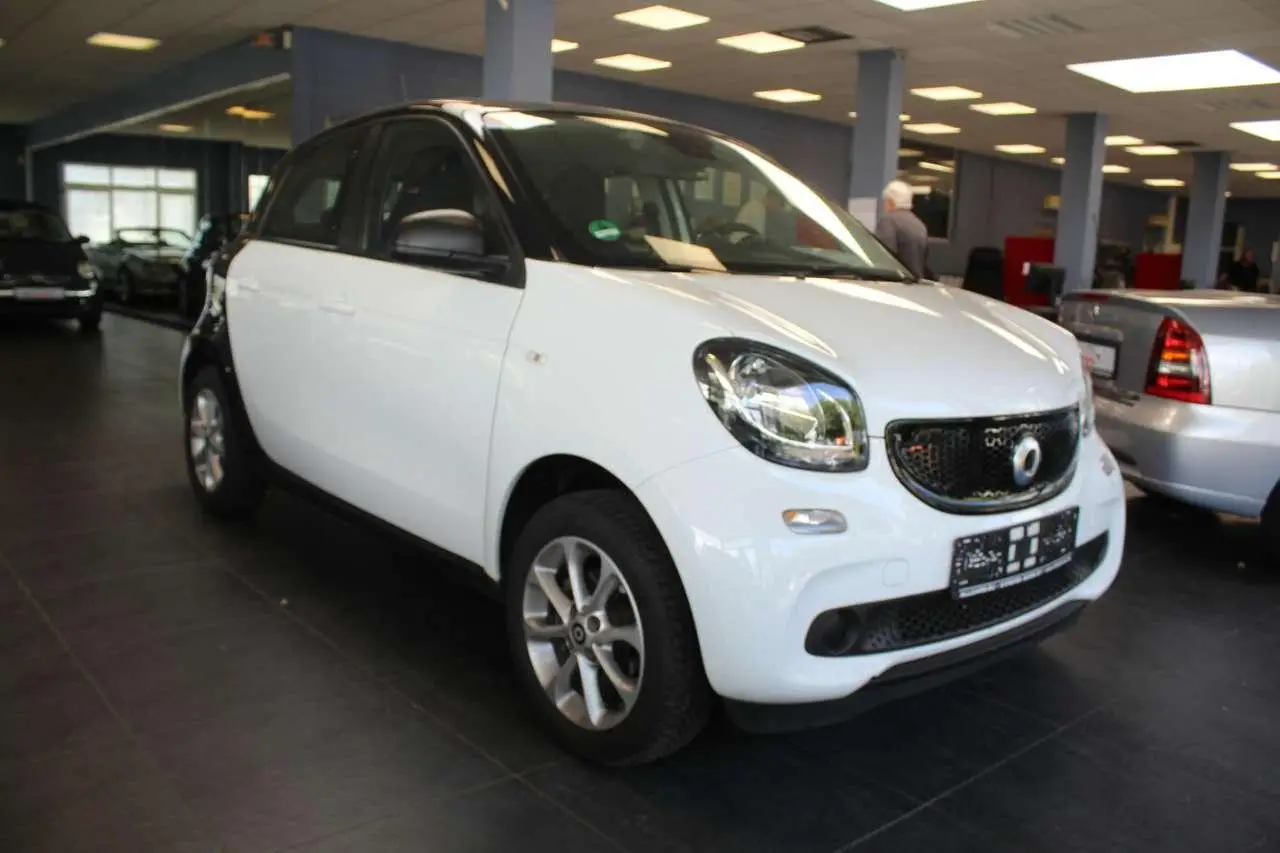 Photo 1 : Smart Forfour 2018 Petrol