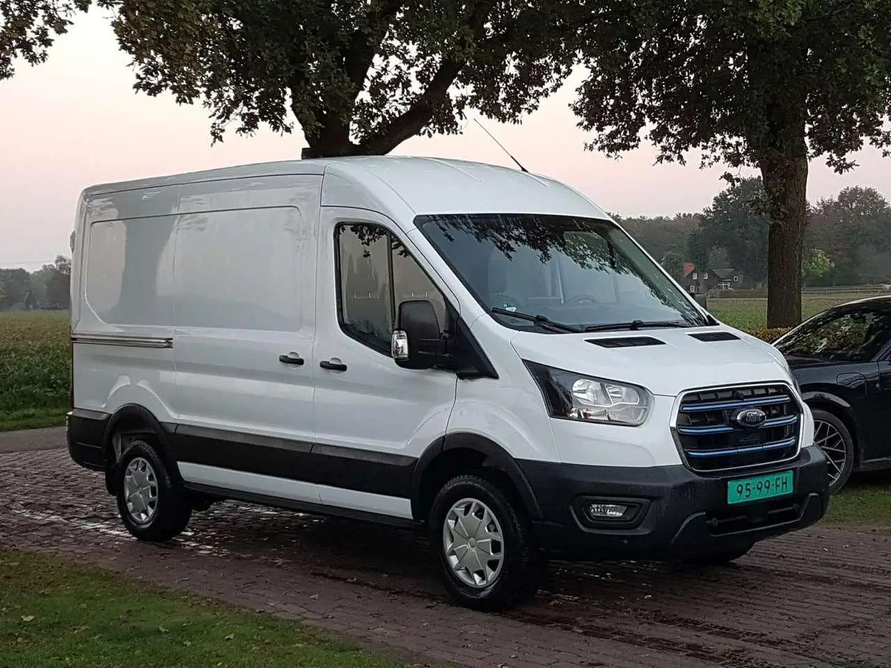 Photo 1 : Ford E-transit 2024 Électrique