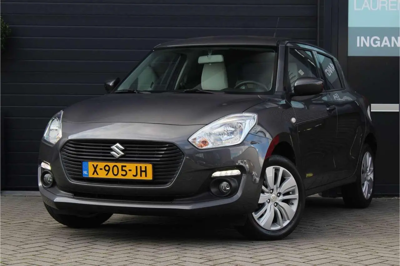 Photo 1 : Suzuki Swift 2020 Essence