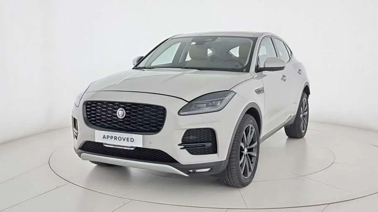 Photo 1 : Jaguar E-pace 2022 Hybride