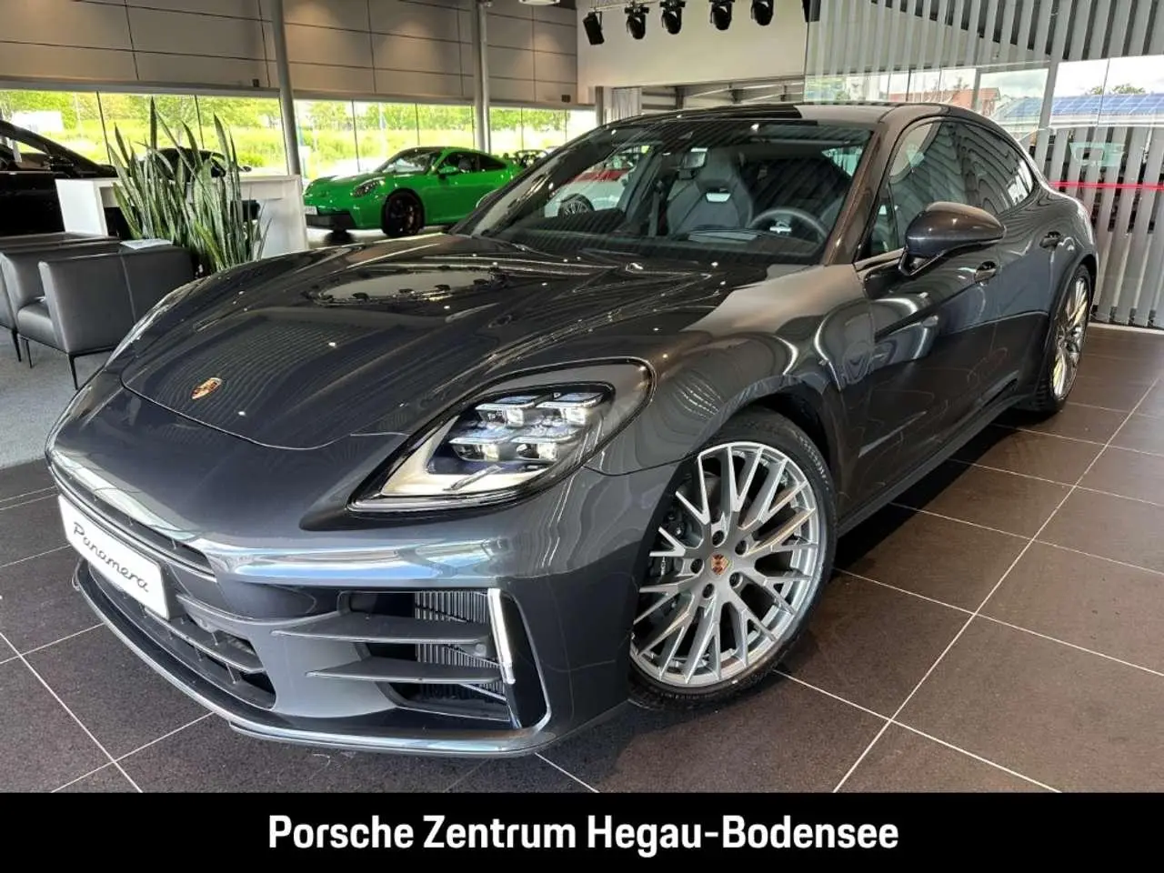 Photo 1 : Porsche Panamera 2024 Petrol