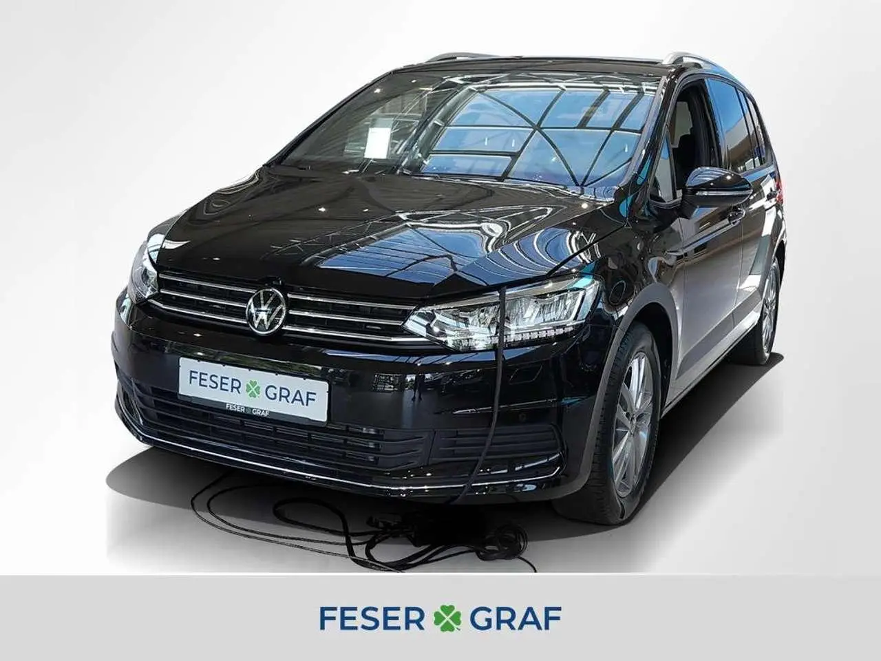 Photo 1 : Volkswagen Touran 2024 Essence