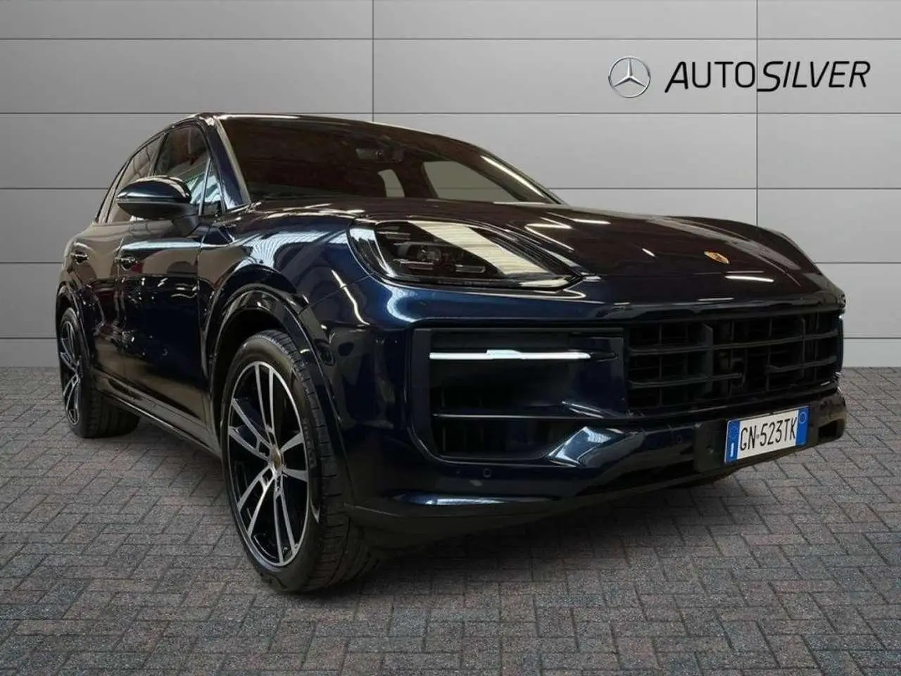 Photo 1 : Porsche Cayenne 2023 Essence