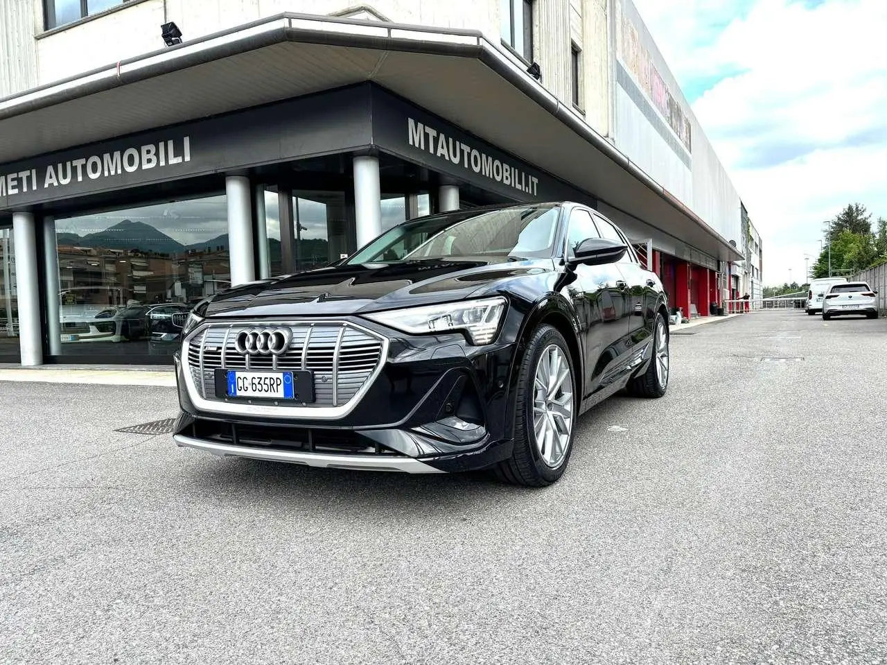 Photo 1 : Audi E-tron 2021 Electric