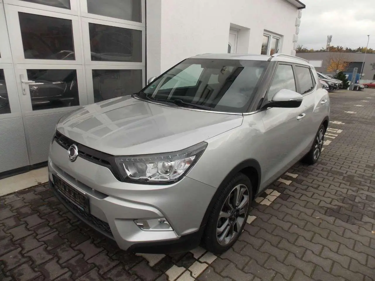 Photo 1 : Ssangyong Tivoli 2015 Petrol