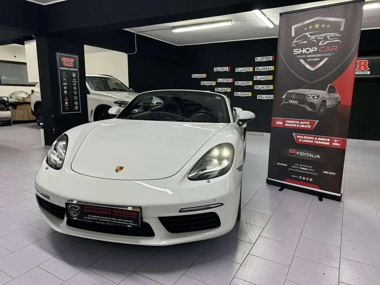 Photo 1 : Porsche Boxster 2018 Petrol