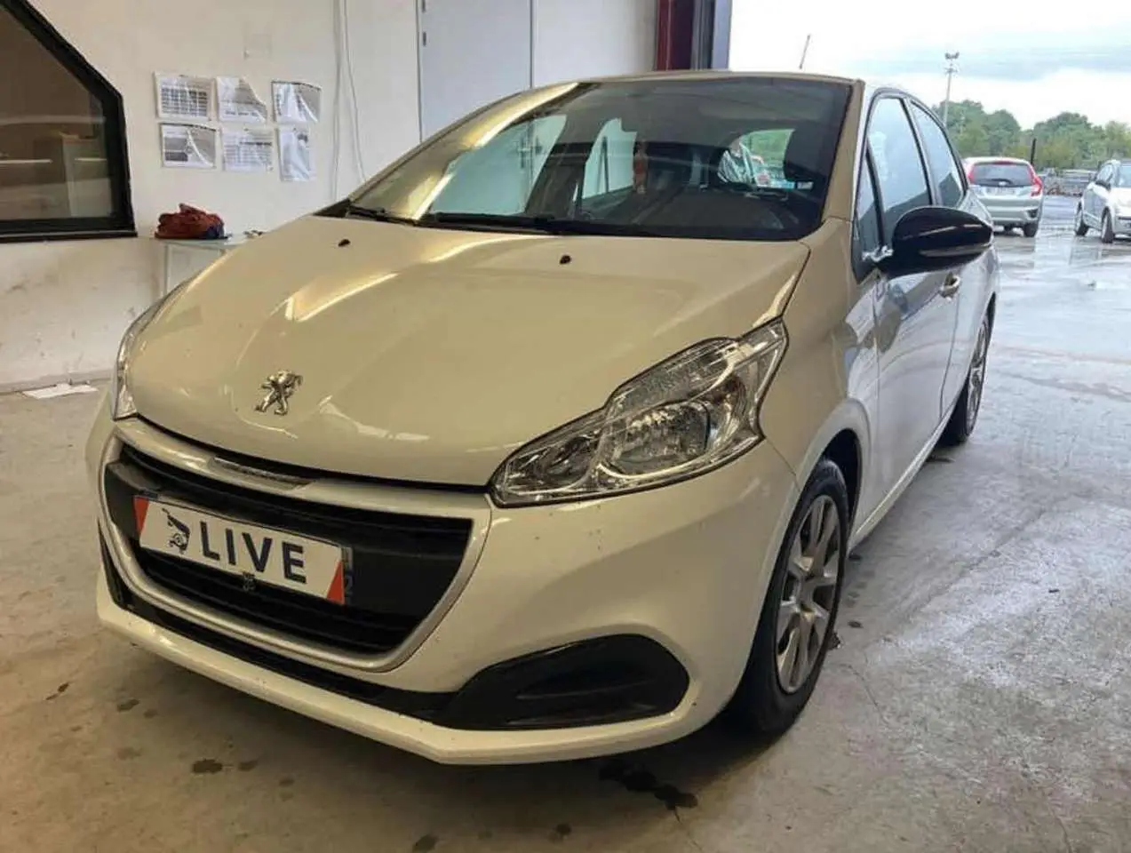 Photo 1 : Peugeot 208 2019 Petrol