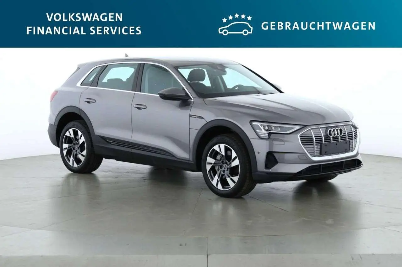 Photo 1 : Audi E-tron 2021 Electric