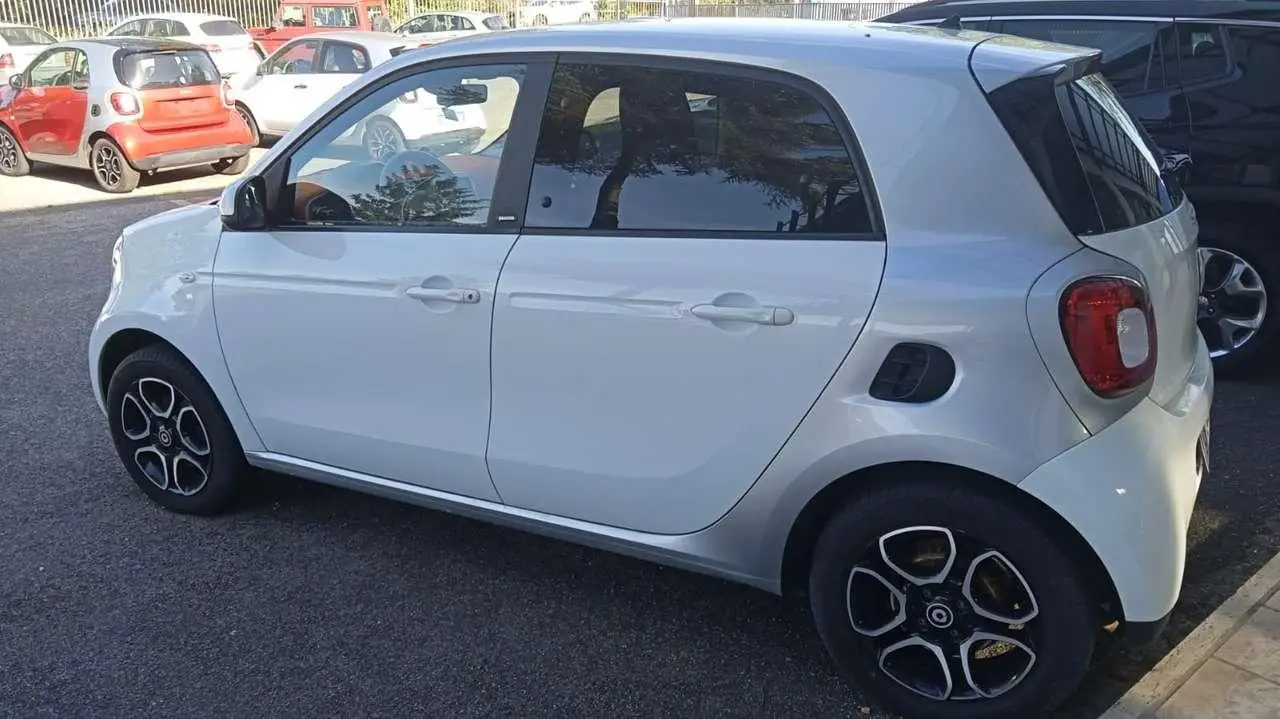 Photo 1 : Smart Forfour 2018 Essence