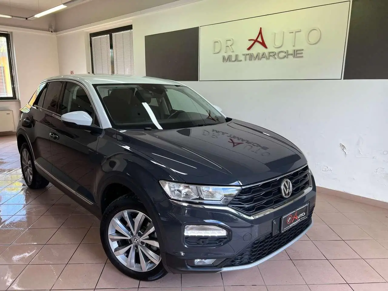 Photo 1 : Volkswagen T-roc 2019 Essence