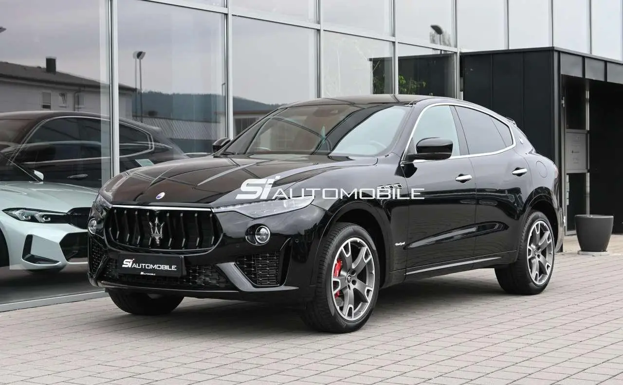 Photo 1 : Maserati Levante 2021 Essence