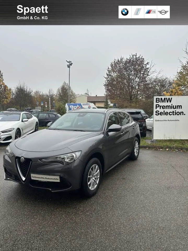 Photo 1 : Alfa Romeo Stelvio 2018 Petrol