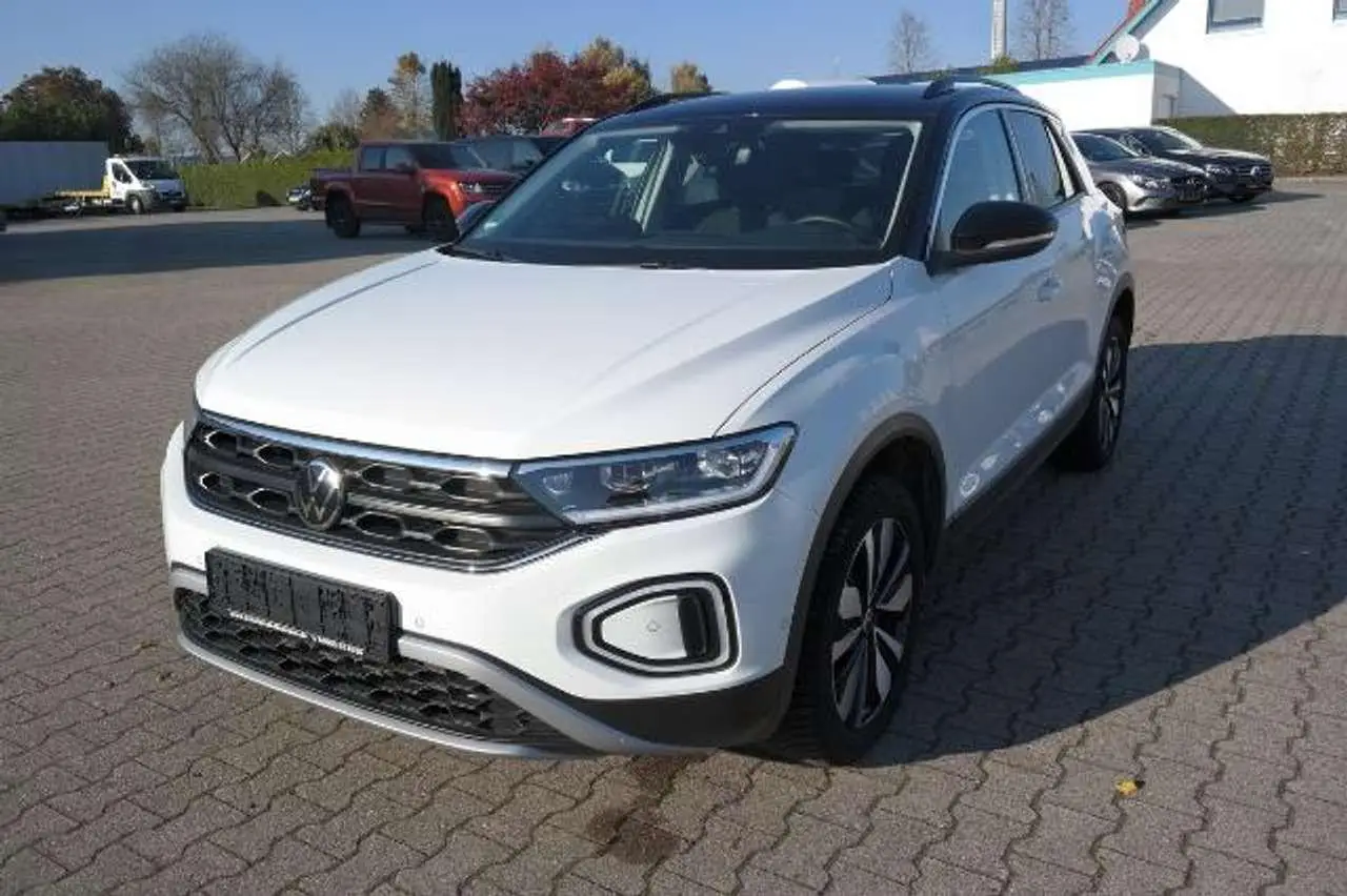 Photo 1 : Volkswagen T-roc 2023 Petrol