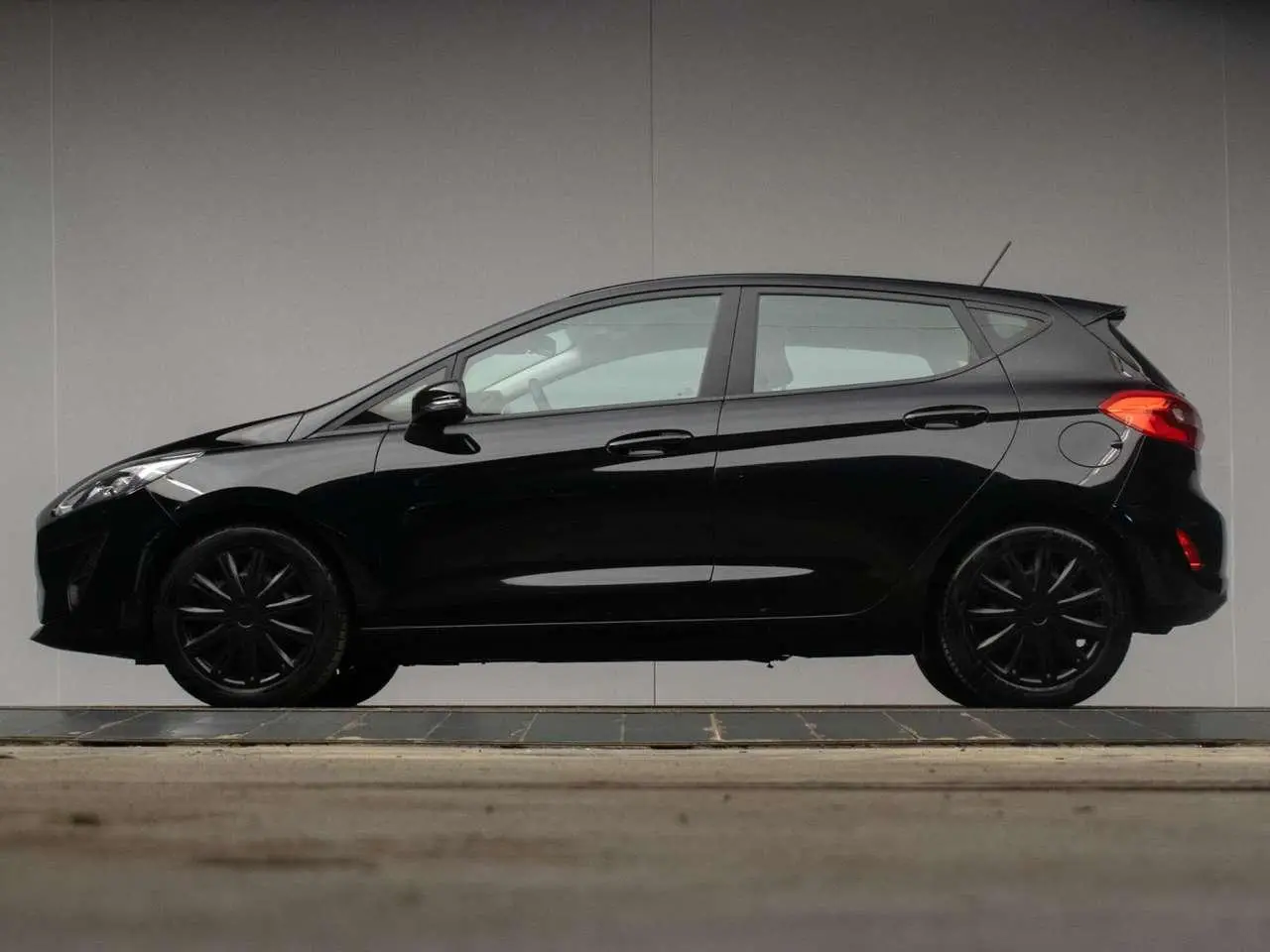 Photo 1 : Ford Fiesta 2018 Petrol