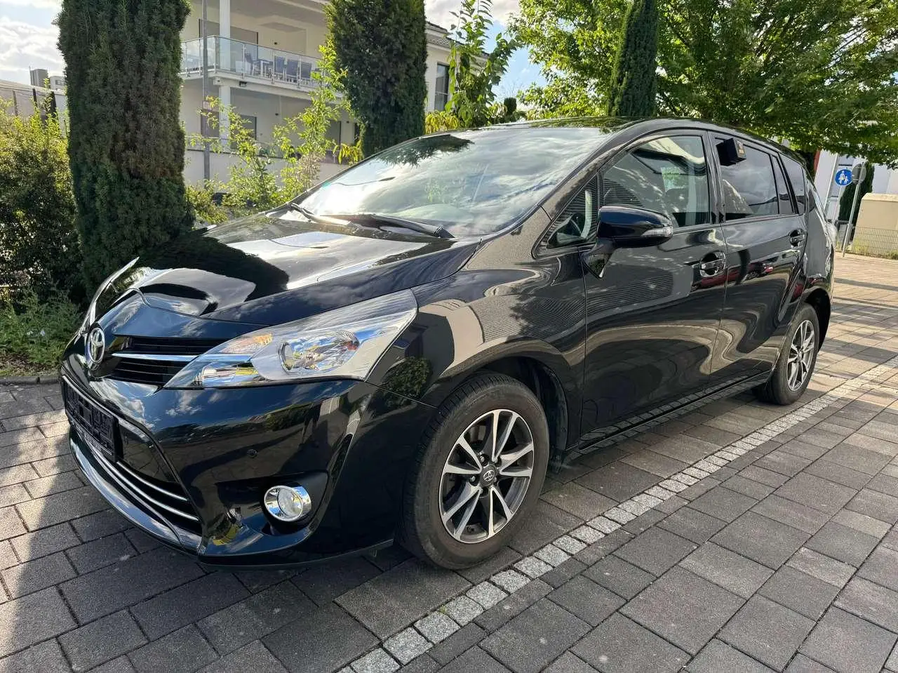 Photo 1 : Toyota Verso 2015 Diesel