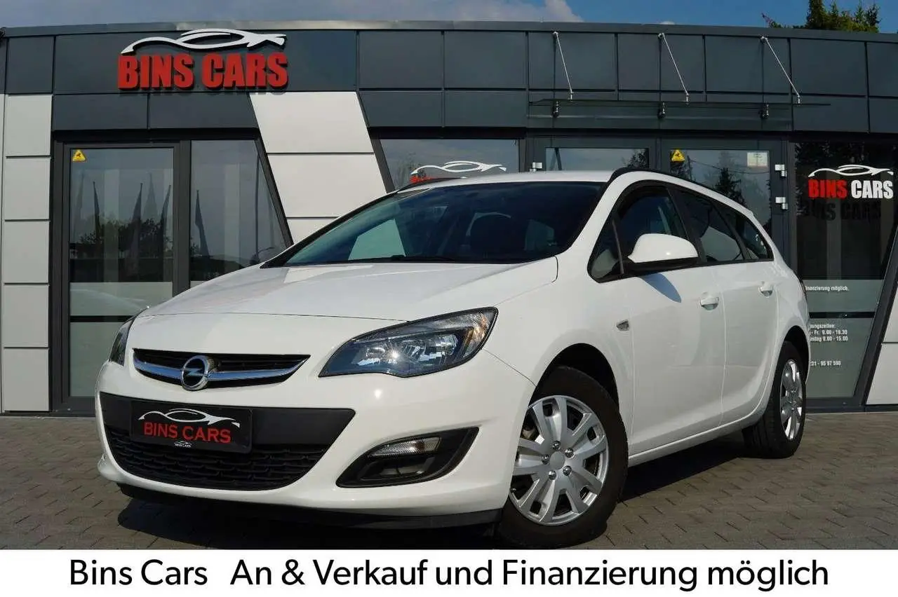 Photo 1 : Opel Astra 2015 Essence