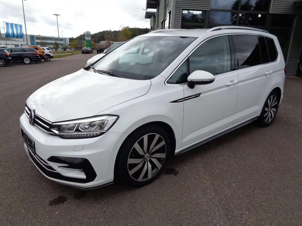 Photo 1 : Volkswagen Touran 2017 Petrol